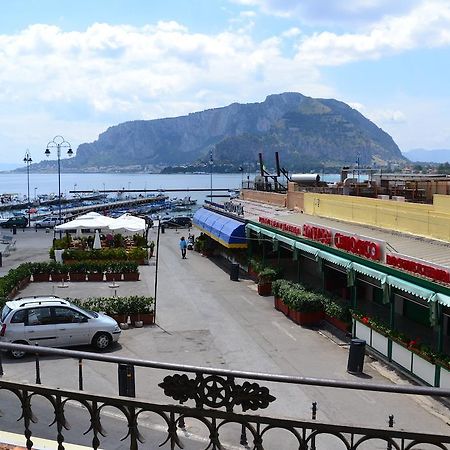 Mondello Holidays Ruang foto